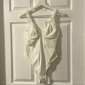 ⛔️SOLD OUT⛔️NIRIE COLLECTION WHITE BUSTIER BODYSUIT